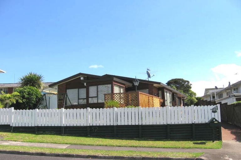Photo of property in 2b Mason Street, New Lynn, Auckland, 0600