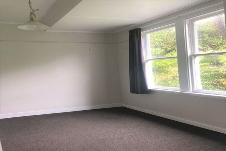 Photo of property in 113 Northland Road, Northland, Wellington, 6012