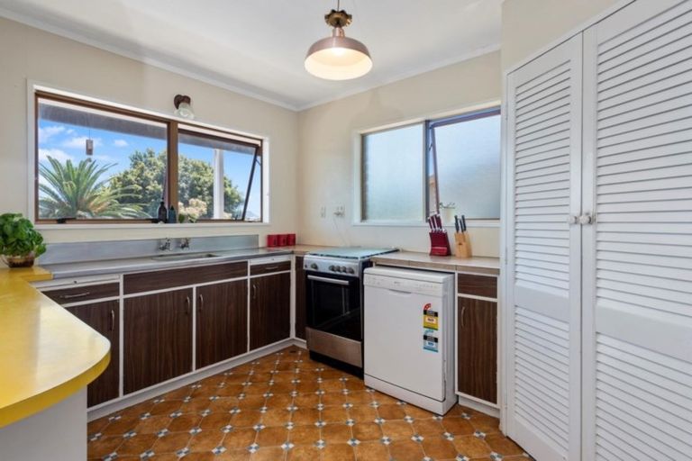 Photo of property in 25 Bellevue Road, Brookfield, Tauranga, 3110