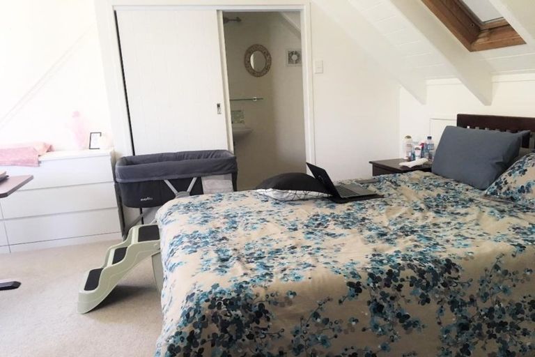 Photo of property in 27 Hastings Parade, Devonport, Auckland, 0624