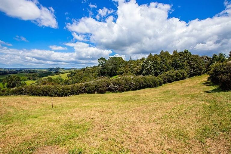 Photo of property in 70 Upper Whangateau Road, Big Omaha, 0985