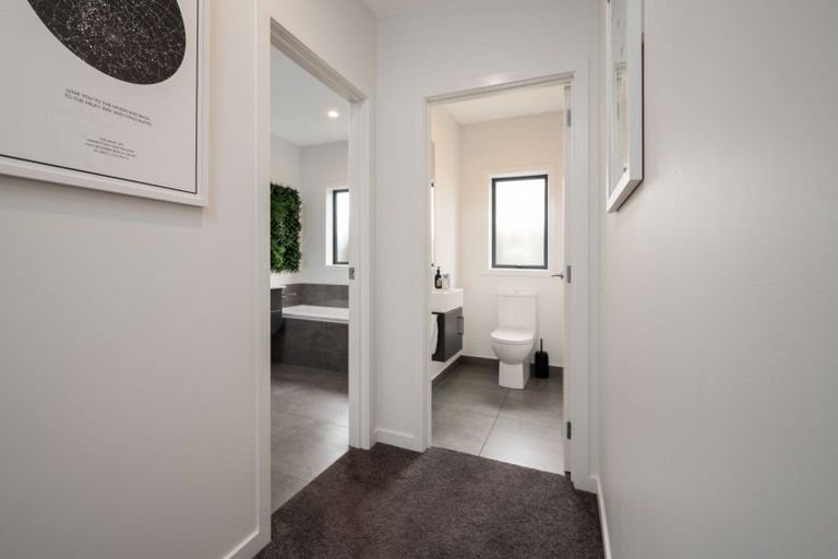 Photo of property in 12 Benmore Place, Poraiti, Napier, 4112