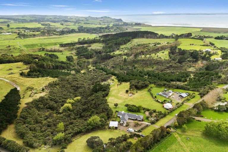 Photo of property in 158 Mcleod Road, South Head, Helensville, 0874