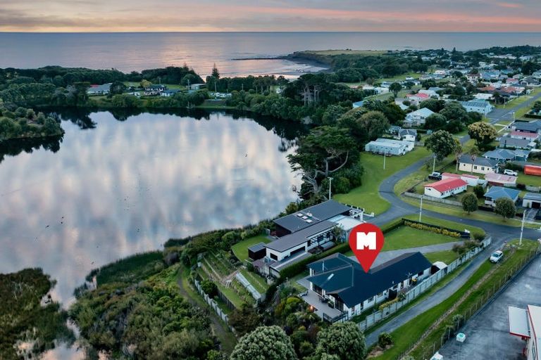 Photo of property in 6 Aytoun Street, Opunake, 4616