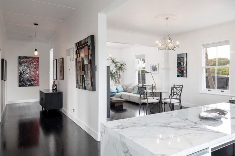 Photo of property in 100 Pukekohe East Road, Pukekohe, 2677