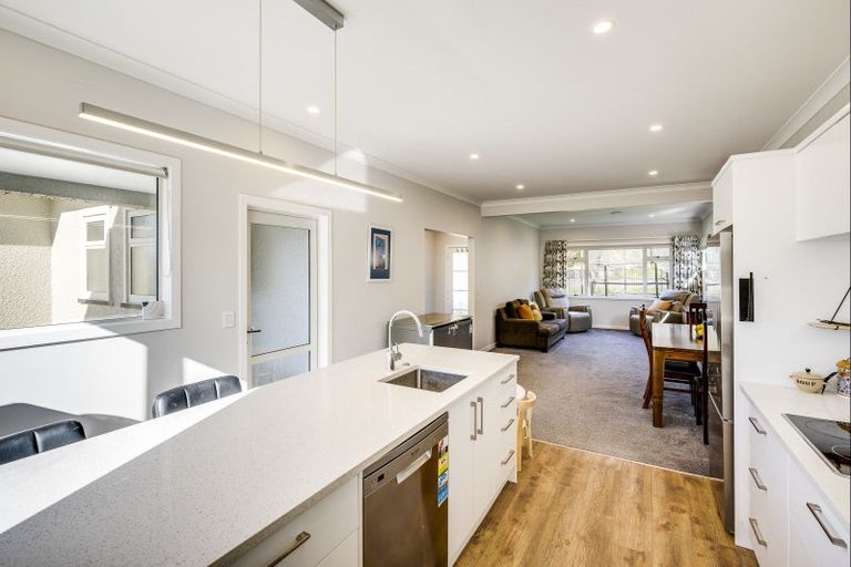 Photo of property in 91 Puketapu Road, Taradale, Napier, 4112