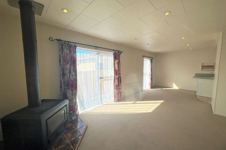 Photo of property in 8 Tyndrum Place, Highland Park, Auckland, 2010