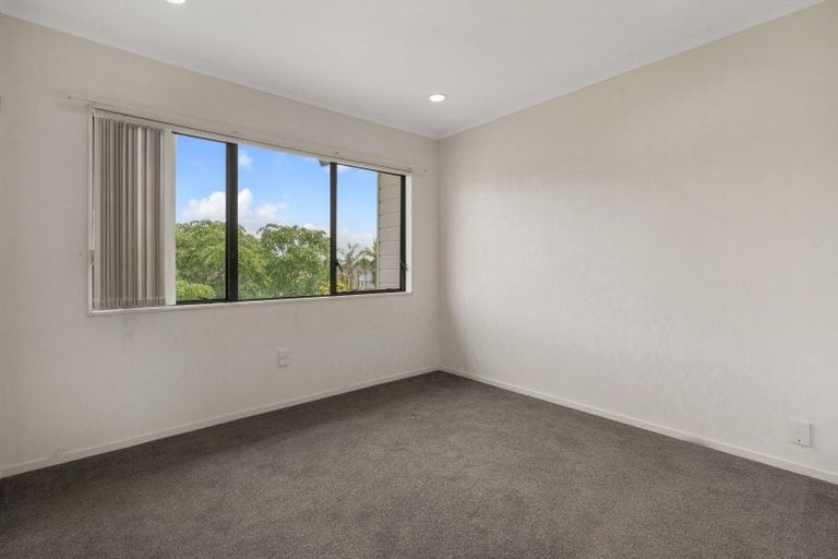 Photo of property in 1/47 Wiltshire Place, Somerville, Auckland, 2014