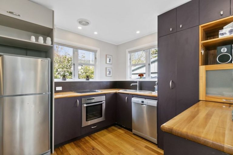 Photo of property in 60 Horoeka Street, Stokes Valley, Lower Hutt, 5019