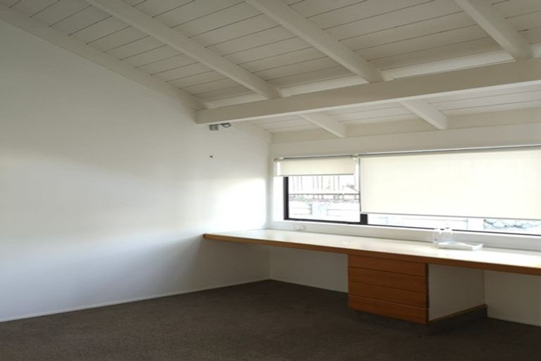 Photo of property in 62 Newhaven Terrace, Mairangi Bay, Auckland, 0630