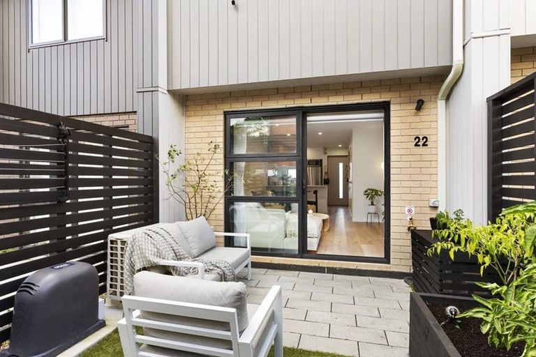 Photo of property in 22 Hoopers Road, Glen Eden, Auckland, 0602