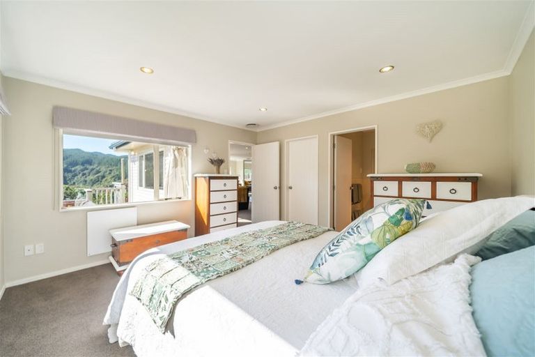 Photo of property in 5 Frankie Stevens Place, Riverstone Terraces, Upper Hutt, 5018