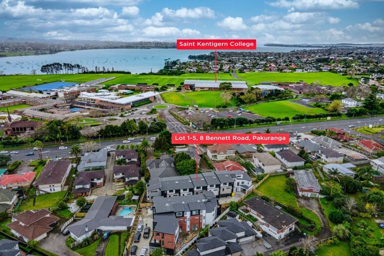 Photo of property in 2/8 Bennett Road, Pakuranga, Auckland, 2010