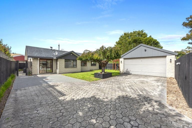 Photo of property in 2/22 Prossers Road, Saint Martins, Christchurch, 8022
