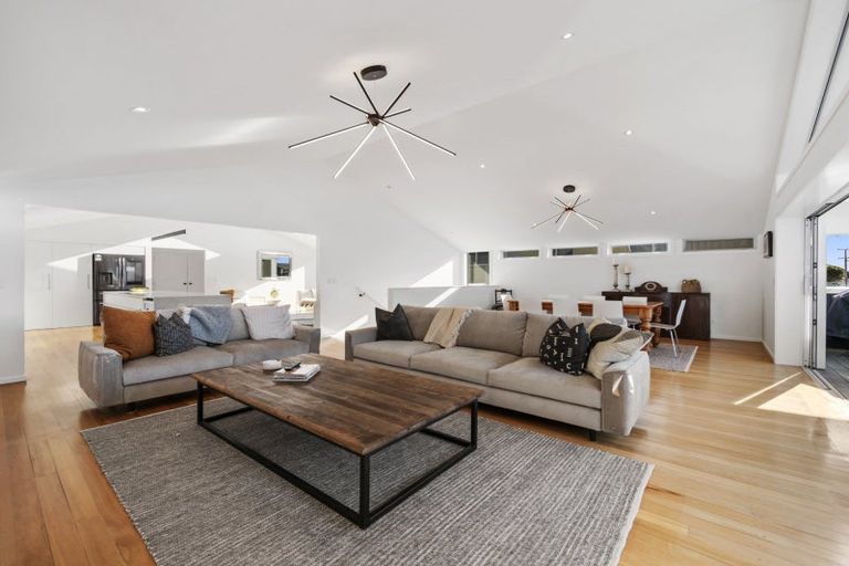 Photo of property in 112 Karewa Parade, Papamoa Beach, Papamoa, 3118