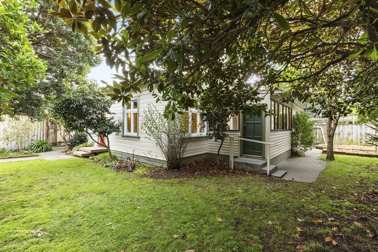 Photo of property in 2 Ngaio Street, Eastbourne, Lower Hutt, 5013