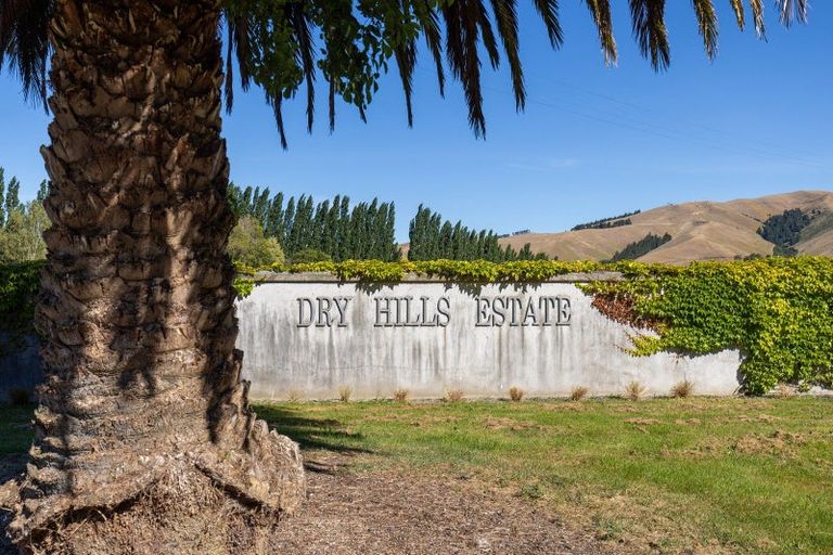 Photo of property in 83 Dry Hills Lane, Riverlands, Blenheim, 7274
