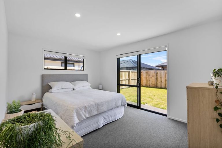 Photo of property in 16 Wexford Crescent, Halswell, Christchurch, 8025