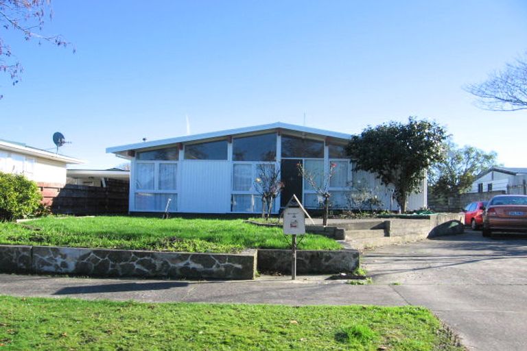 Photo of property in 4 Catlins Crescent, Milson, Palmerston North, 4414