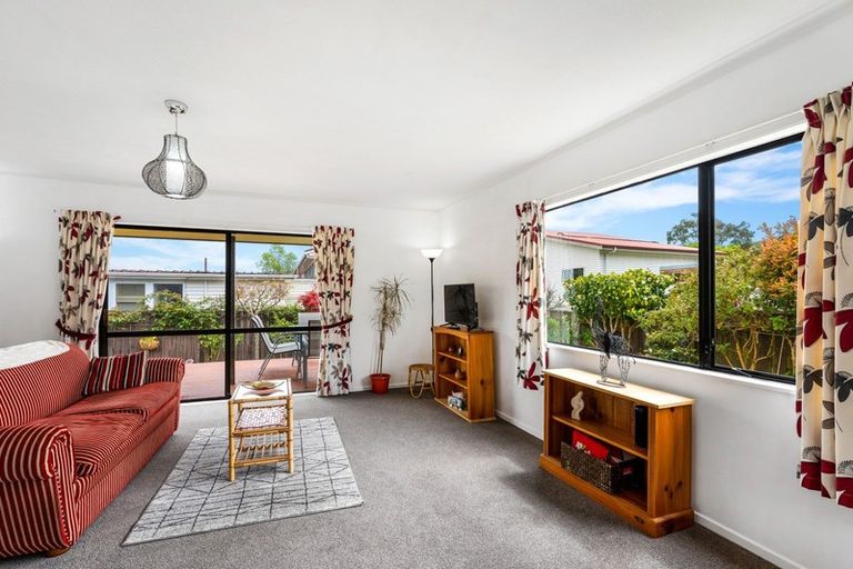 Photo of property in 5a Glenbrook Grove, Naenae, Lower Hutt, 5011