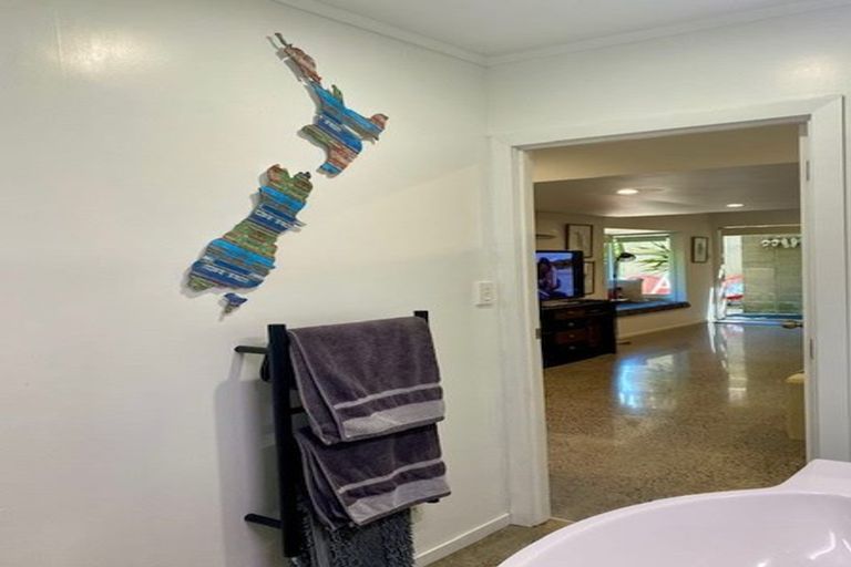 Photo of property in 55a Tui Glen Road, Birkenhead, Auckland, 0626