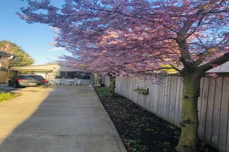 Photo of property in 6 Curletts Road, Sockburn, Christchurch, 8042