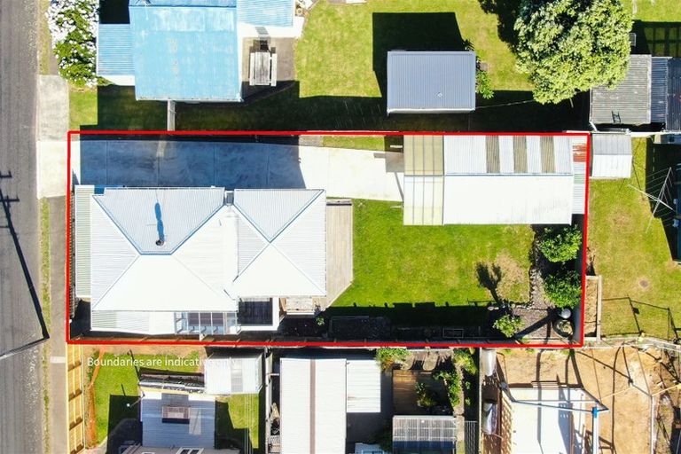 Photo of property in 2 Fyfe Road, Waihi Beach, 3611