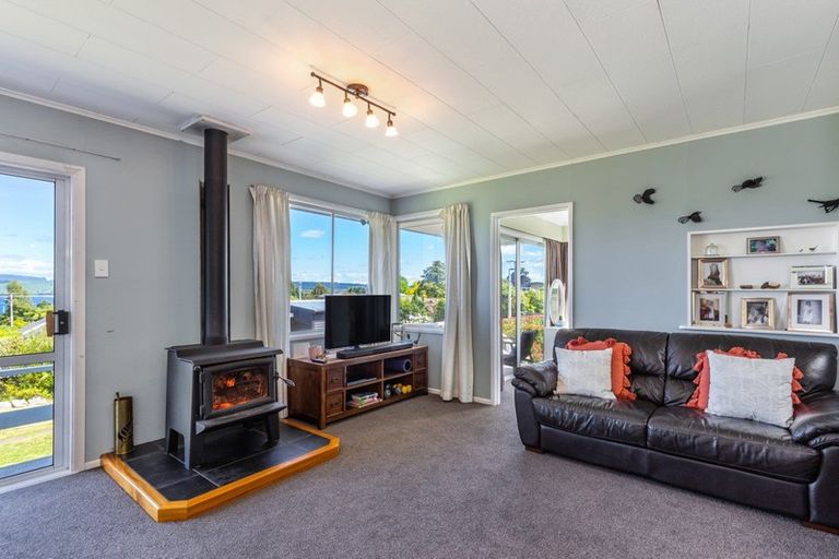 Photo of property in 5 Weka Road, Waipahihi, Taupo, 3330
