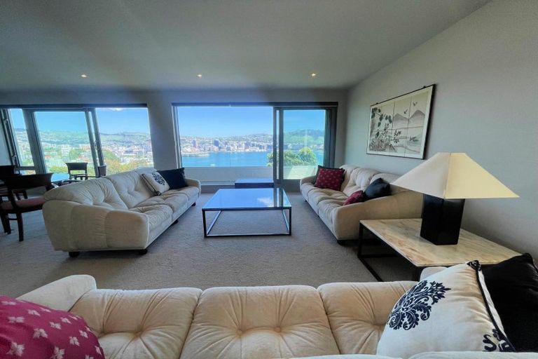 Photo of property in Beauport Apartments, 2/30 The Crescent, Roseneath, Wellington, 6011