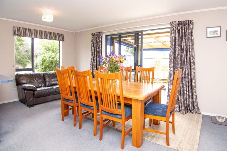 Photo of property in 12 Aspen Way, Kelvin Grove, Palmerston North, 4414