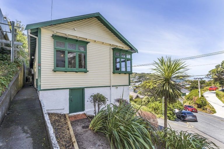 Photo of property in 111 Eden Street, Island Bay, Wellington, 6023