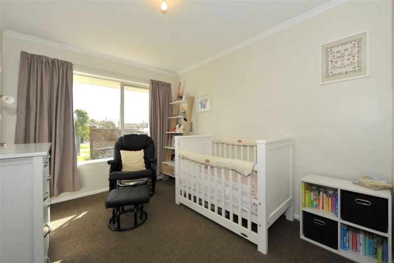 Photo of property in 15 Bidwell Place, Hillmorton, Christchurch, 8025