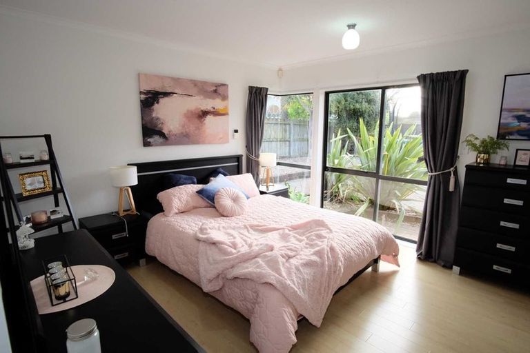 Photo of property in 8 Kalgan Place, Burswood, Auckland, 2013