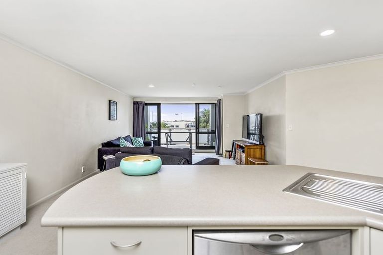 Photo of property in Paramount Apartments, 15/281 Maunganui Road, Mount Maunganui, 3116