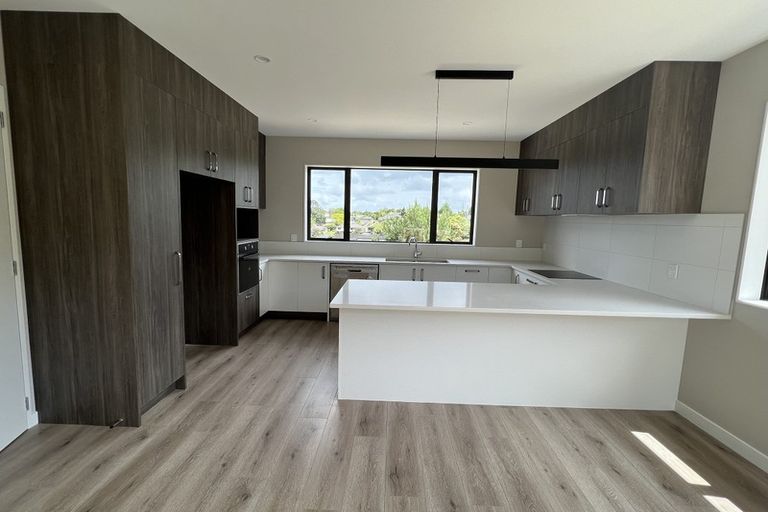 Photo of property in 8 Springhill Lane, Sunnyvale, Auckland, 0612