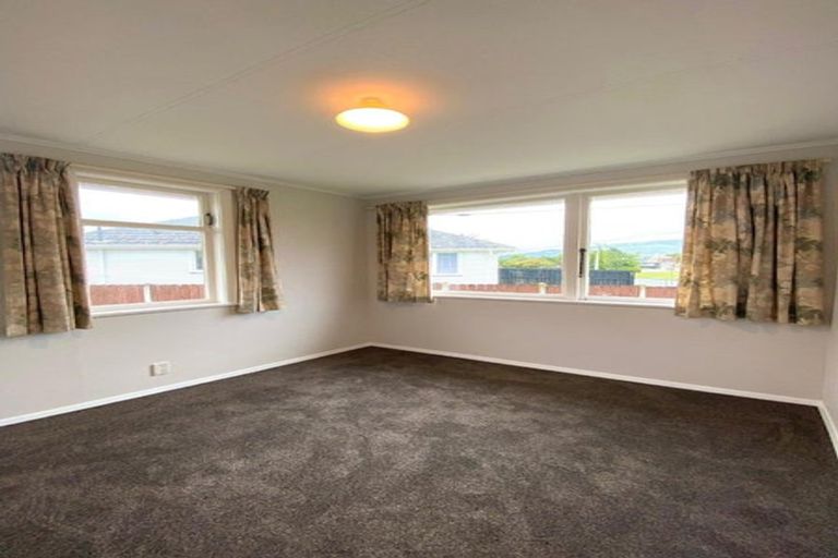 Photo of property in 3 Mary Crescent, Elderslea, Upper Hutt, 5018