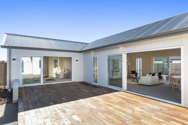 Photo of property in 143 Silver Peaks Drive, West Melton, 7618