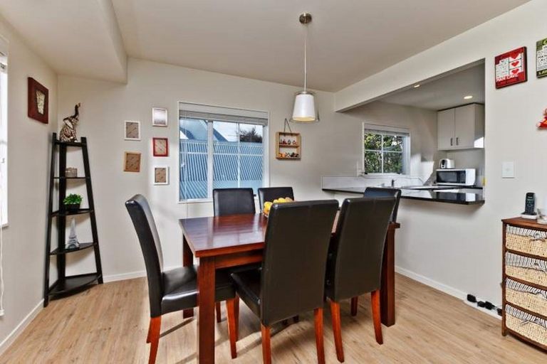 Photo of property in 1/62 Centorian Drive, Windsor Park, Auckland, 0632