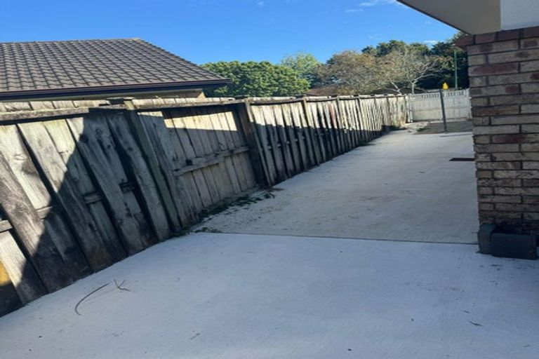 Photo of property in 87 Riverton Drive, Randwick Park, Auckland, 2105