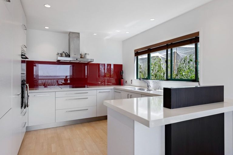 Photo of property in 88 Victory Road, Laingholm, Auckland, 0604