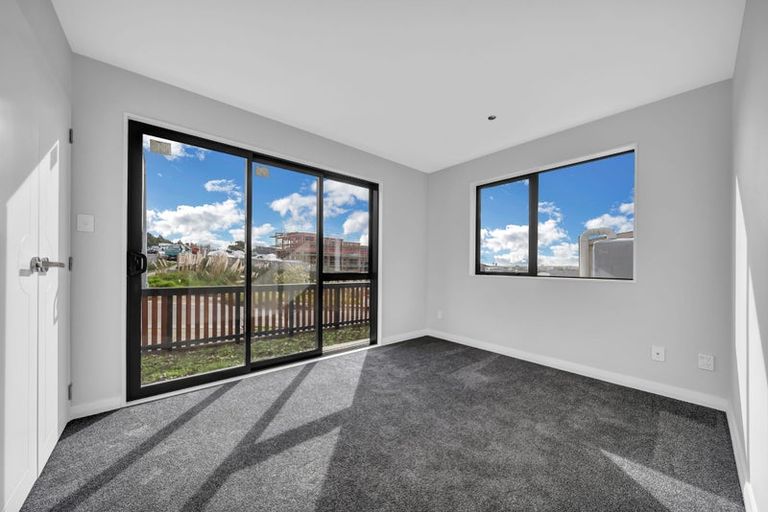 Photo of property in 5 Lawson Creek Street, Massey, Auckland, 0614