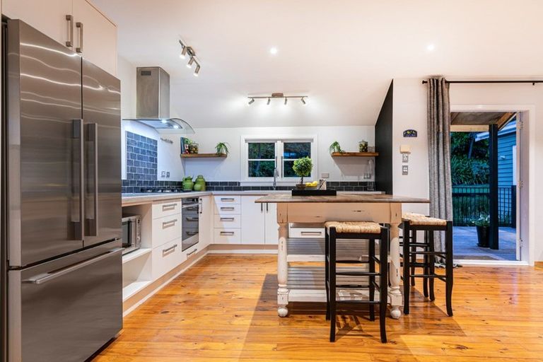 Photo of property in 7 Tipau Street, Torbay, Auckland, 0630