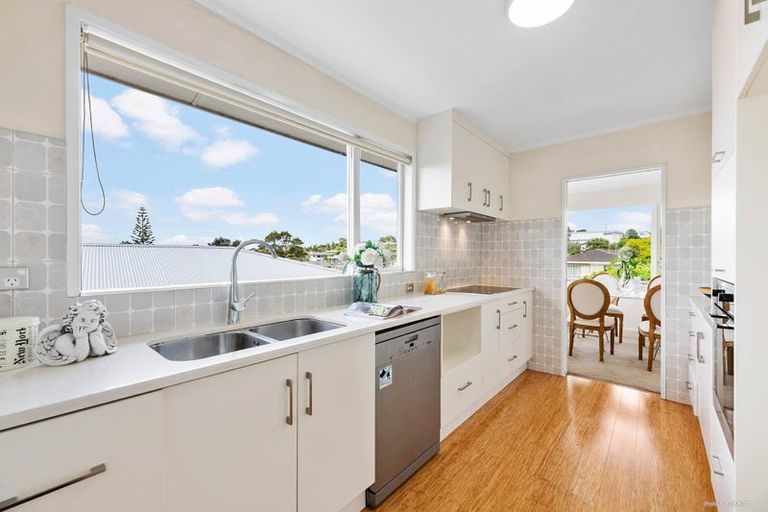 Photo of property in 58 Knightsbridge Drive, Forrest Hill, Auckland, 0620