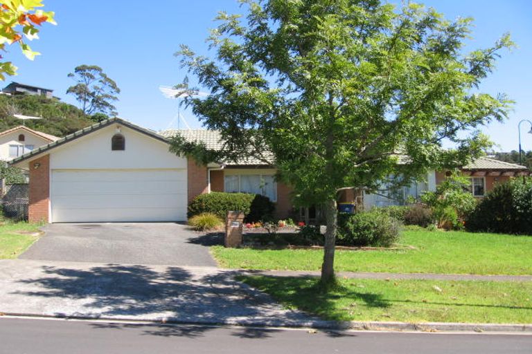 Photo of property in 1 Phoebe Meikle Place, Torbay, Auckland, 0630