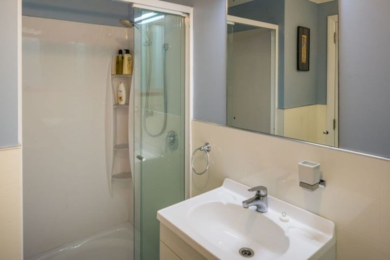 Photo of property in 33 Kotari Road, Days Bay, Lower Hutt, 5013