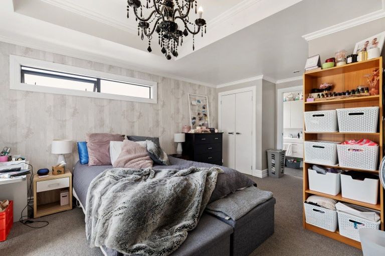 Photo of property in 13 Collingwood Road, Waiuku, 2123