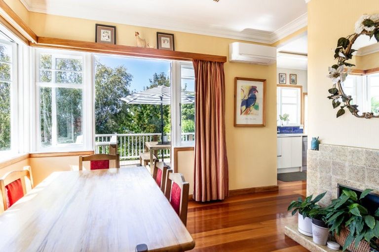Photo of property in 16 Napier Terrace, Hospital Hill, Napier, 4110