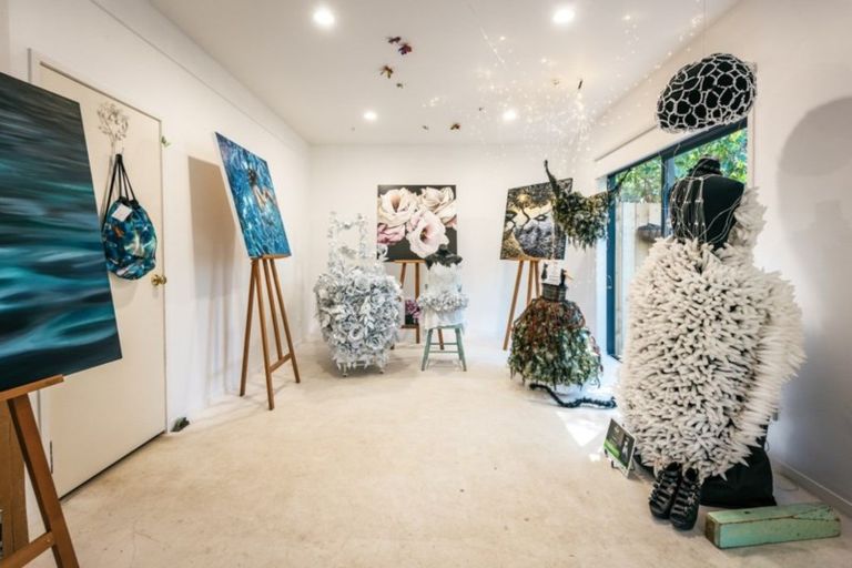 Photo of property in 40 Calais Terrace, Ostend, Waiheke Island, 1081