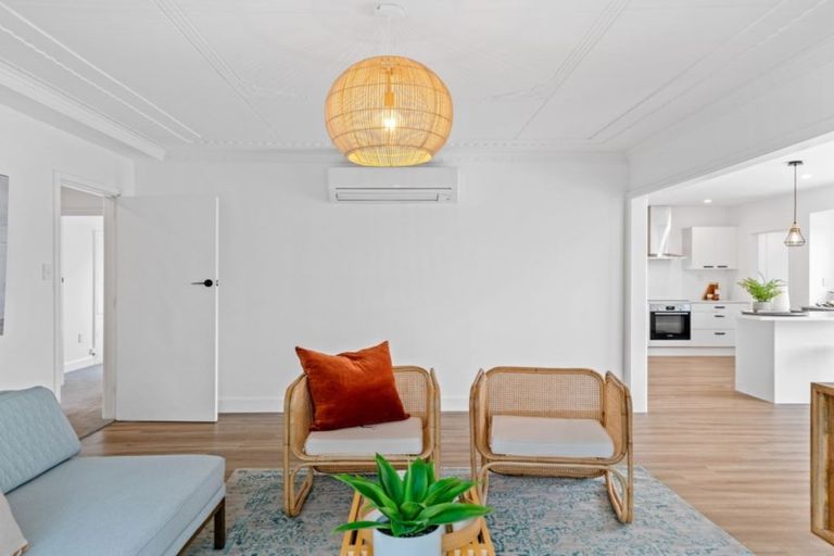 Photo of property in 207 Fifield Terrace, Opawa, Christchurch, 8023