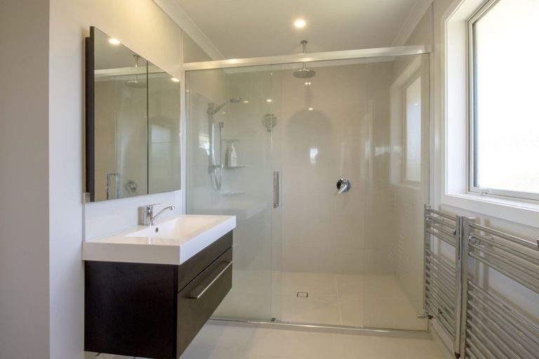 Photo of property in 40 Resolution Drive, Whitby, Porirua, 5024